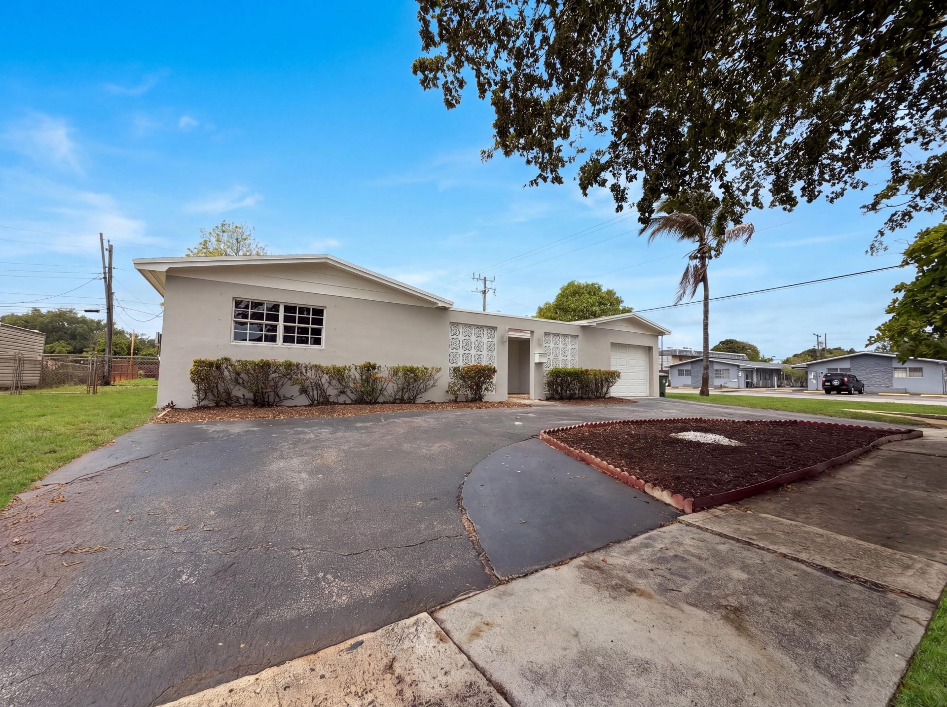 820 NW 78th Avenue, Pembroke Pines, FL 33024 Photo