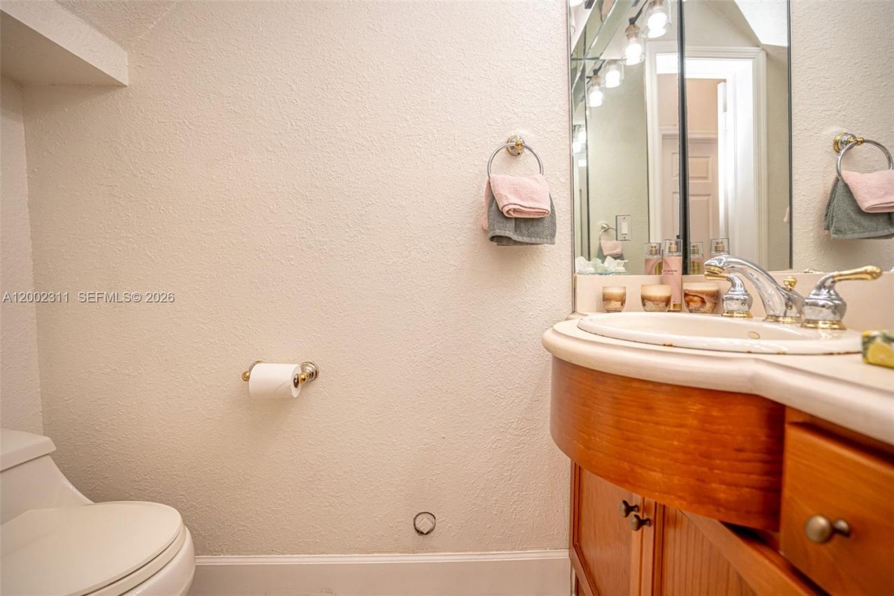 6772 NW 111th Ave , Doral, FL 33178 Photo