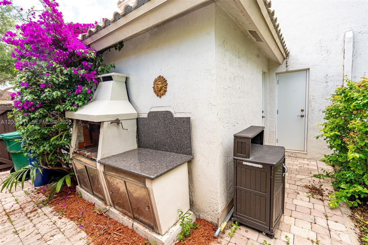 6772 NW 111th Ave , Doral, FL 33178 Photo