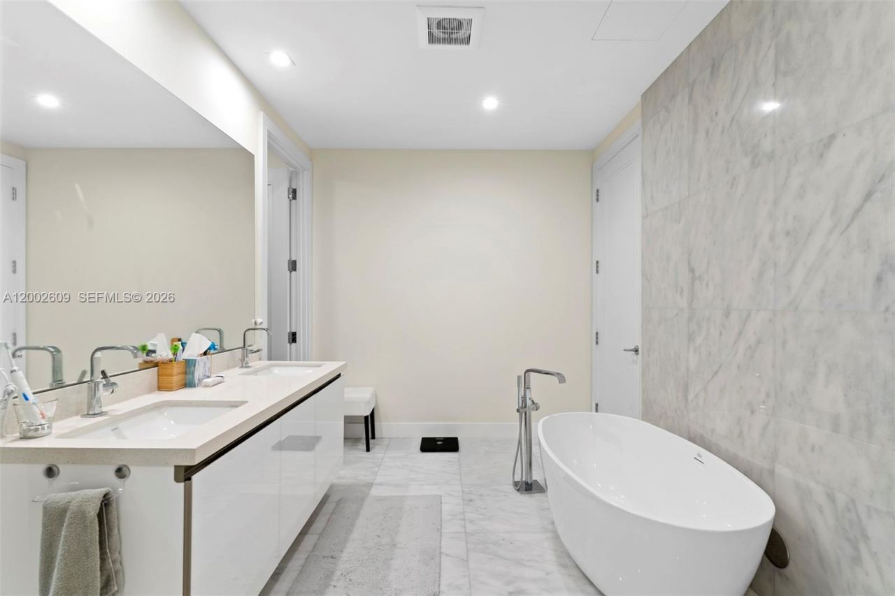 718 Valencia Ave , Unit 307, Coral Gables, FL 33134 Photo