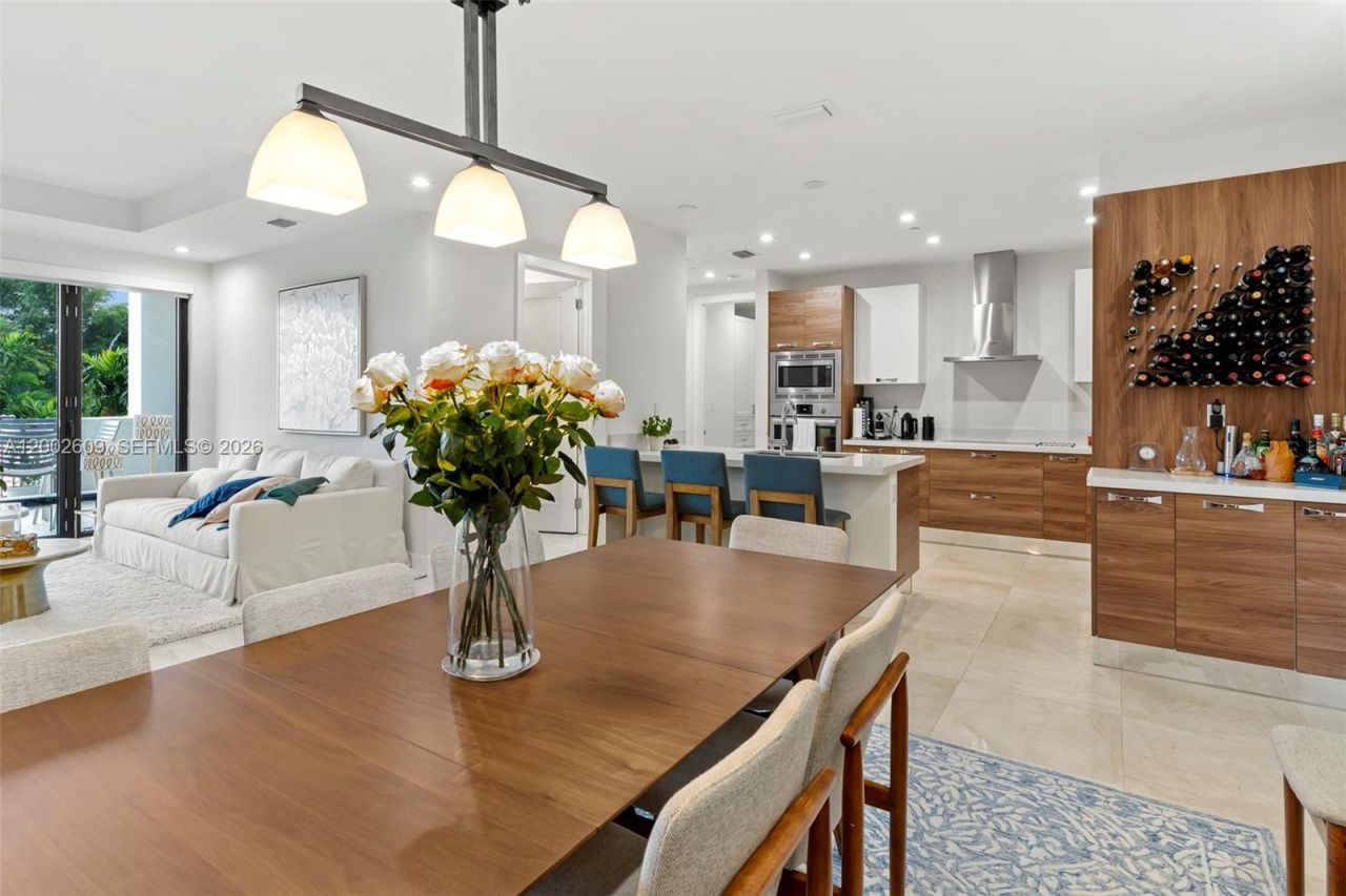 718 Valencia Ave , Unit 307, Coral Gables, FL 33134 Photo