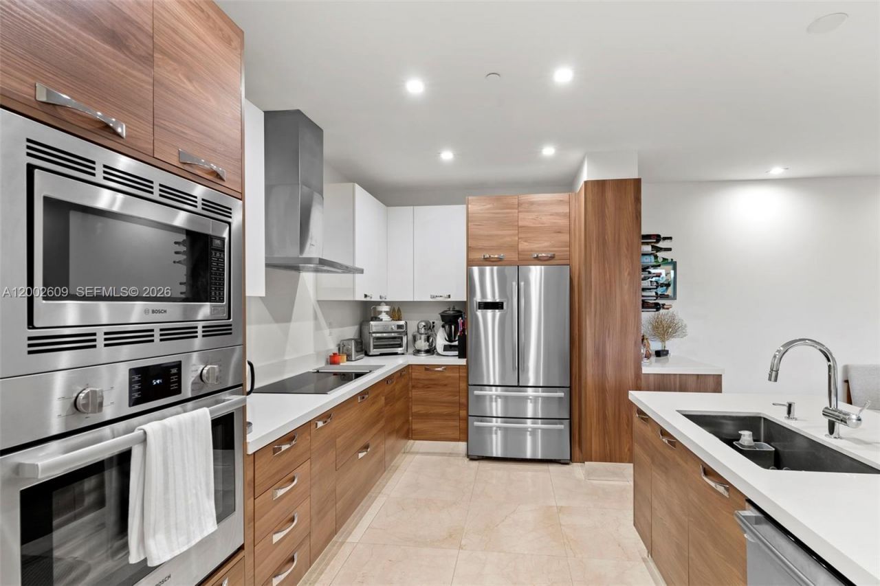 718 Valencia Ave , Unit 307, Coral Gables, FL 33134 Photo