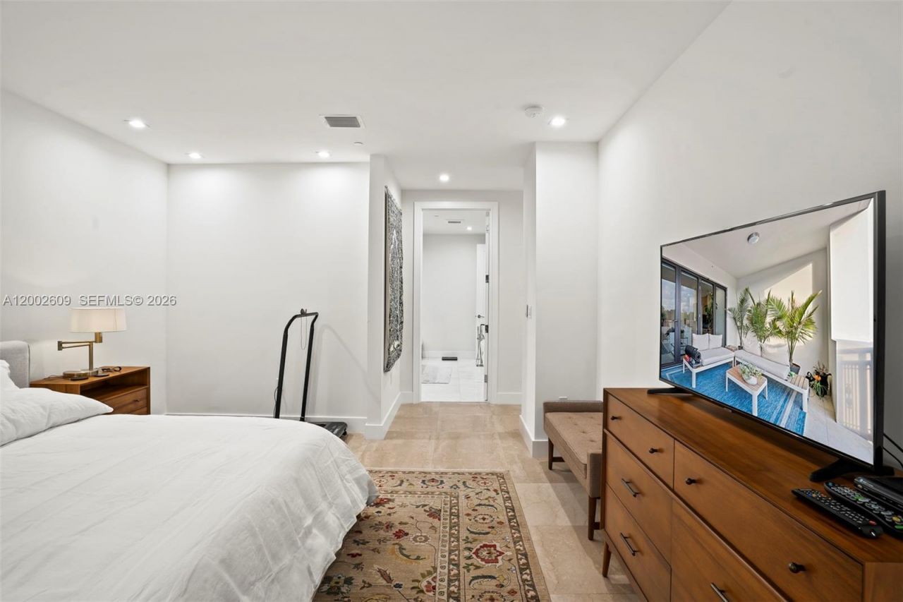 718 Valencia Ave , Unit 307, Coral Gables, FL 33134 Photo