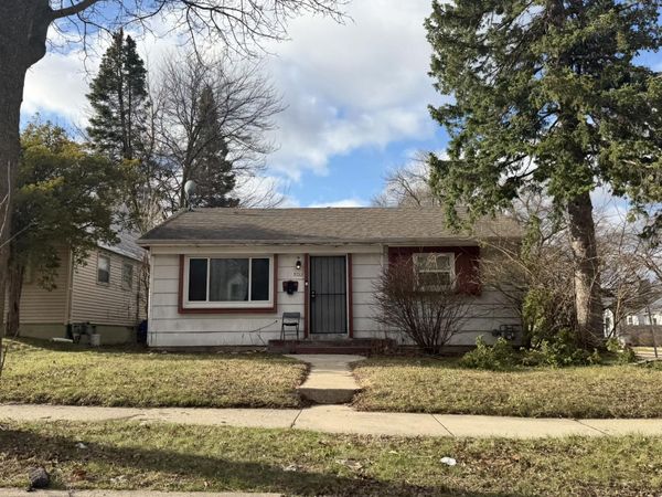 5733 W custer Ave, Milwaukee, WI 53218