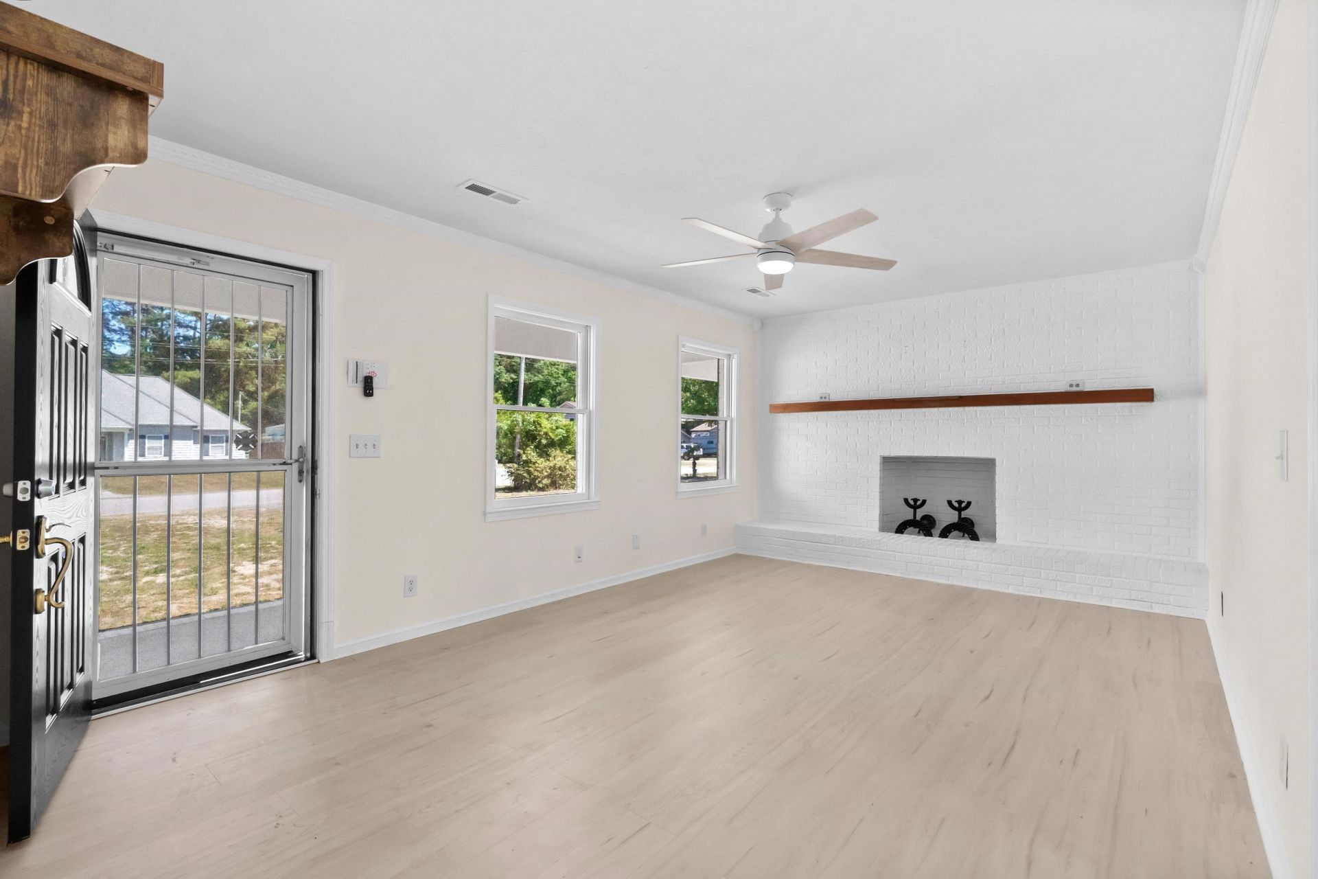 4148 Pine Dr. Photo 4