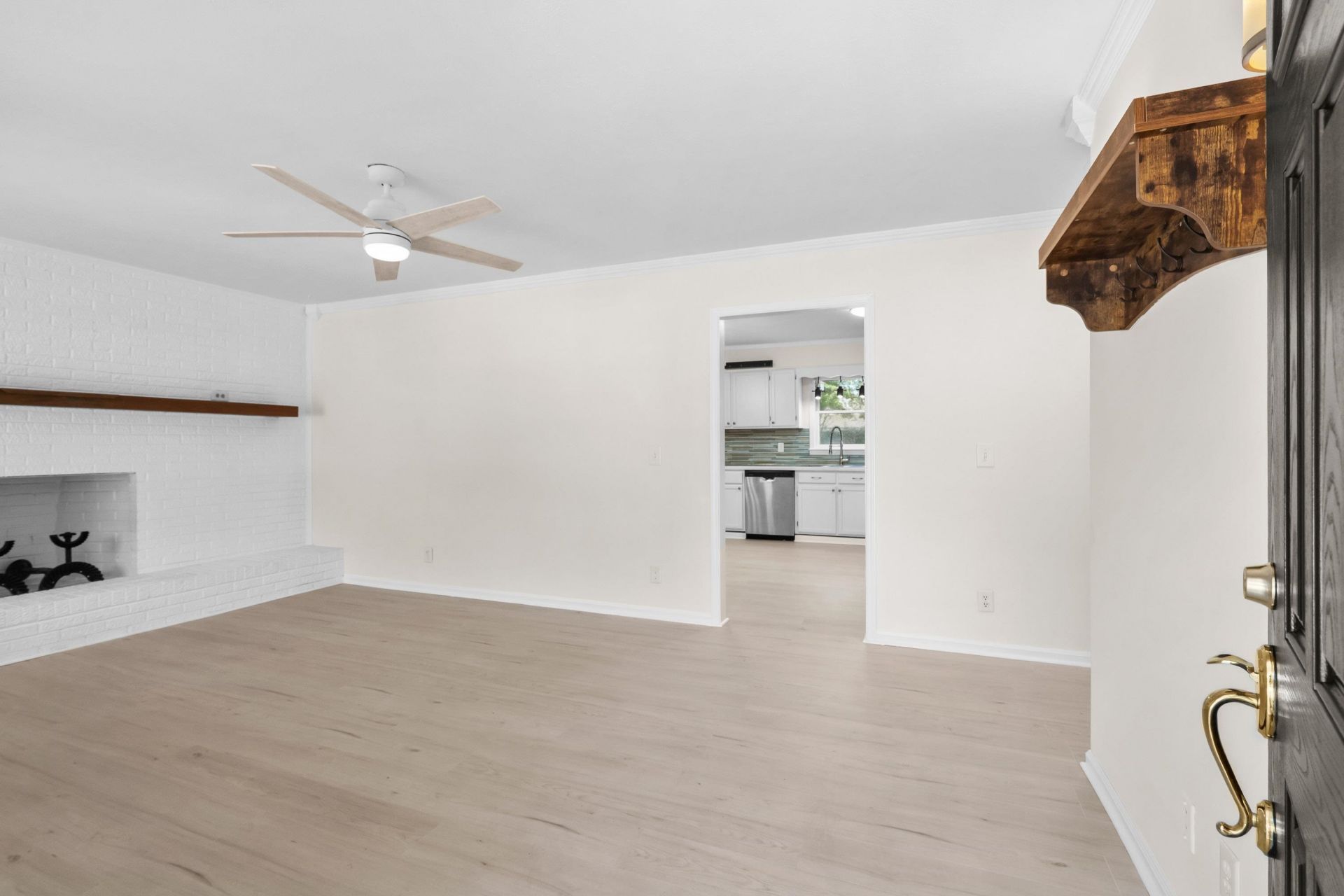 4148 Pine Dr. Photo 5