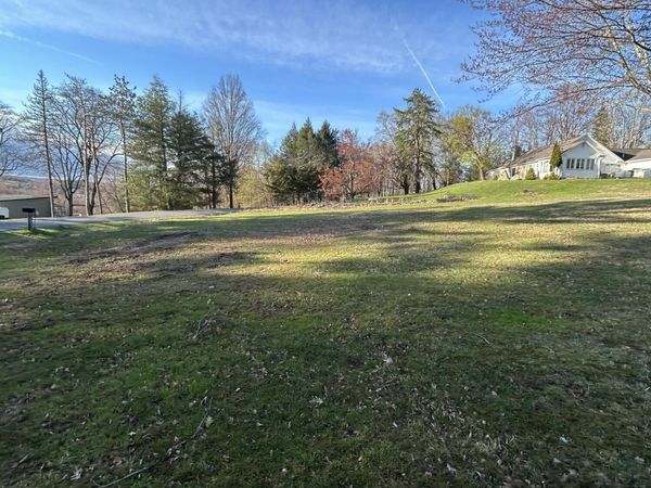 55 East Road, Troy, NY 12180