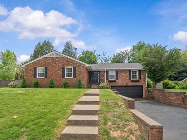 2028 Crestwood Dr, Owensboro, KY 42301