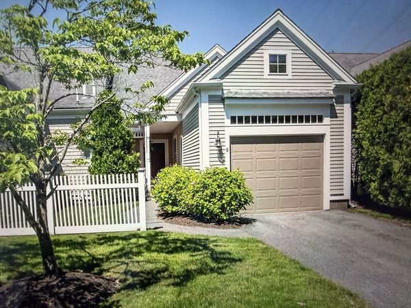 8 Hollyhock Knoll Ct, Unit 8, Bourne, MA 02532