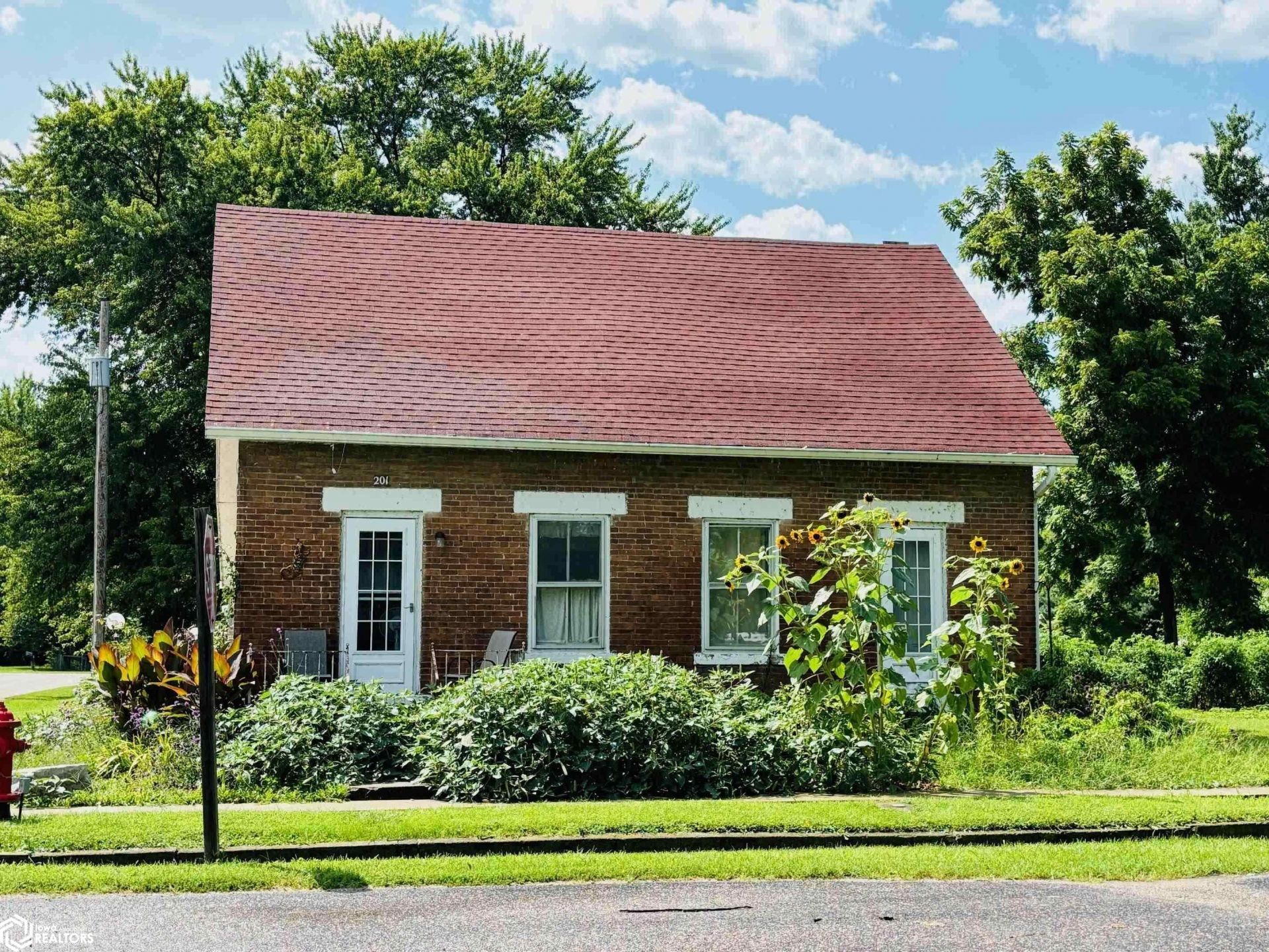 201 West Street, Bonaparte, IA 52620 Main Photo