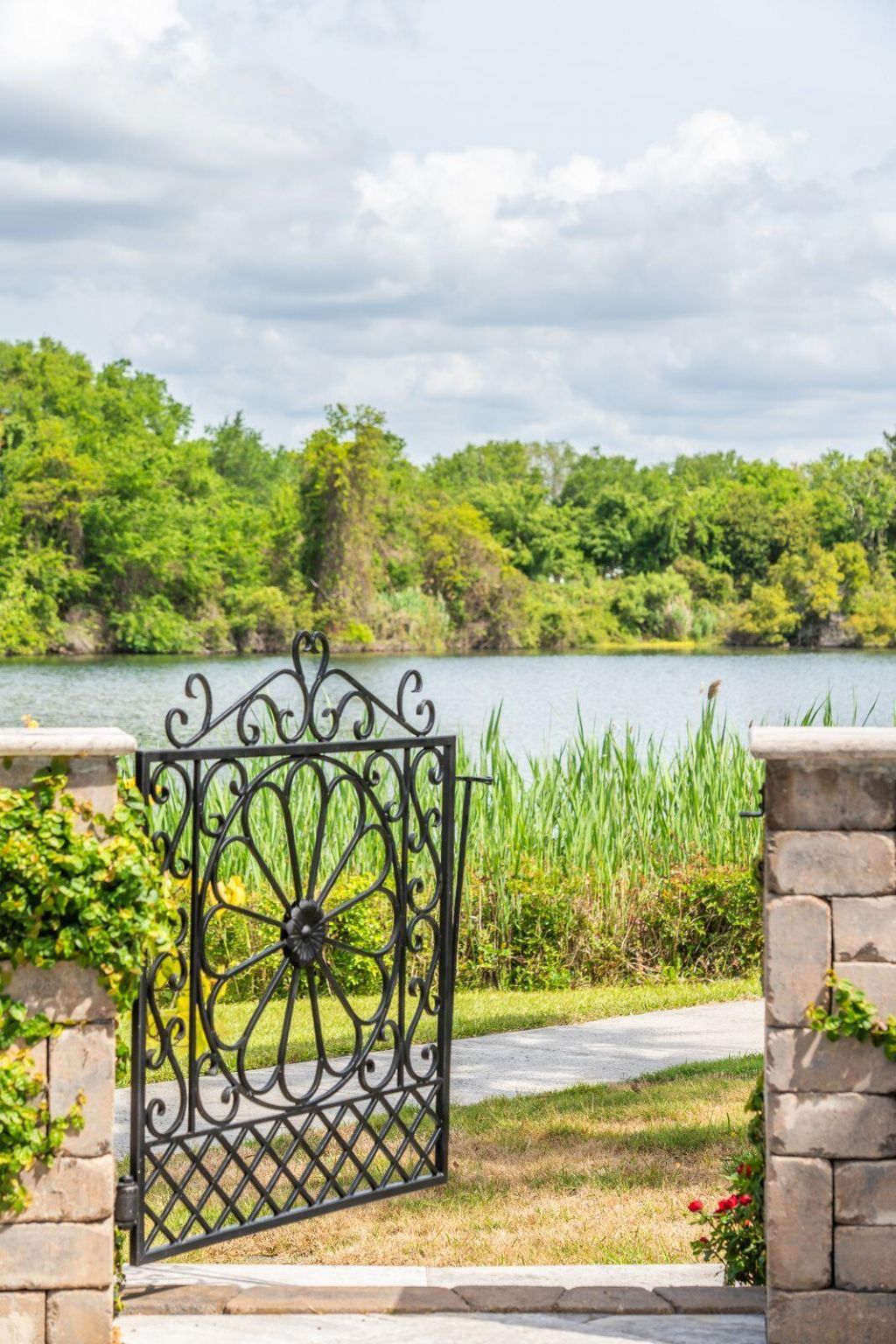 1587 Paradise Lake Drive Photo 6