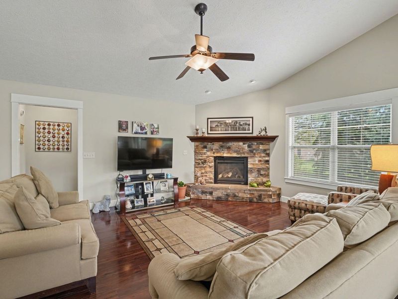 622 Willow Point Court, Troy, OH 45373 Photo 10