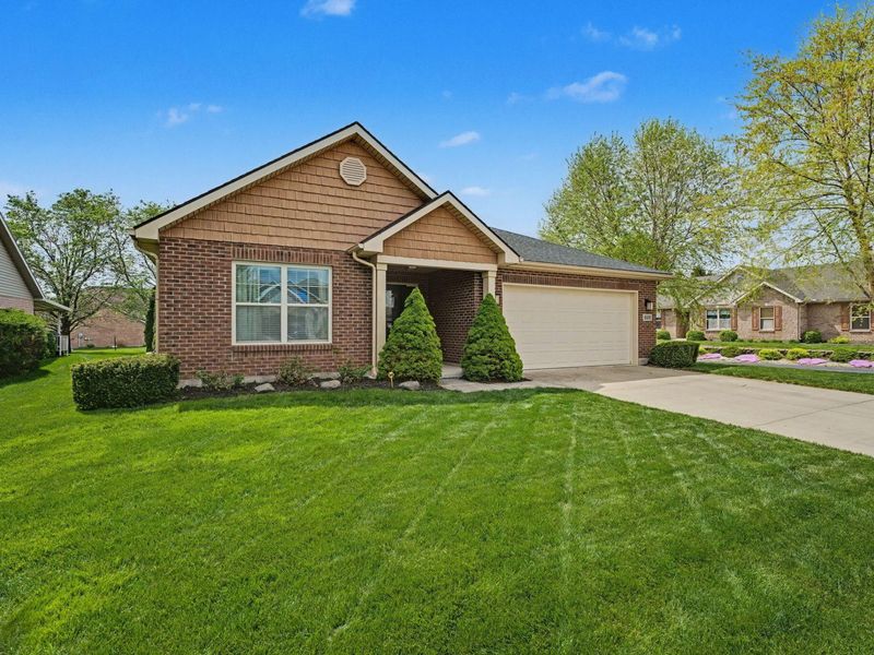 622 Willow Point Court, Troy, OH 45373 Photo 2