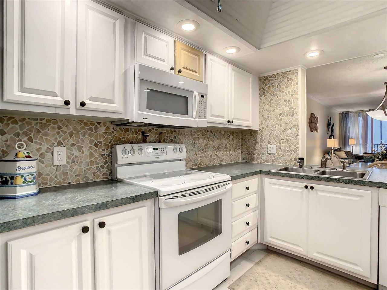 18304 Gulf Boulevard, Unit 116, Redington Shores, FL 33708 Photo