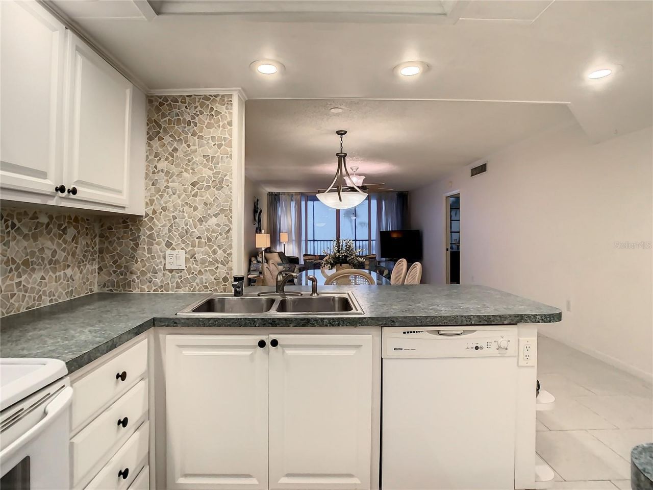 18304 Gulf Boulevard, Unit 116, Redington Shores, FL 33708 Photo