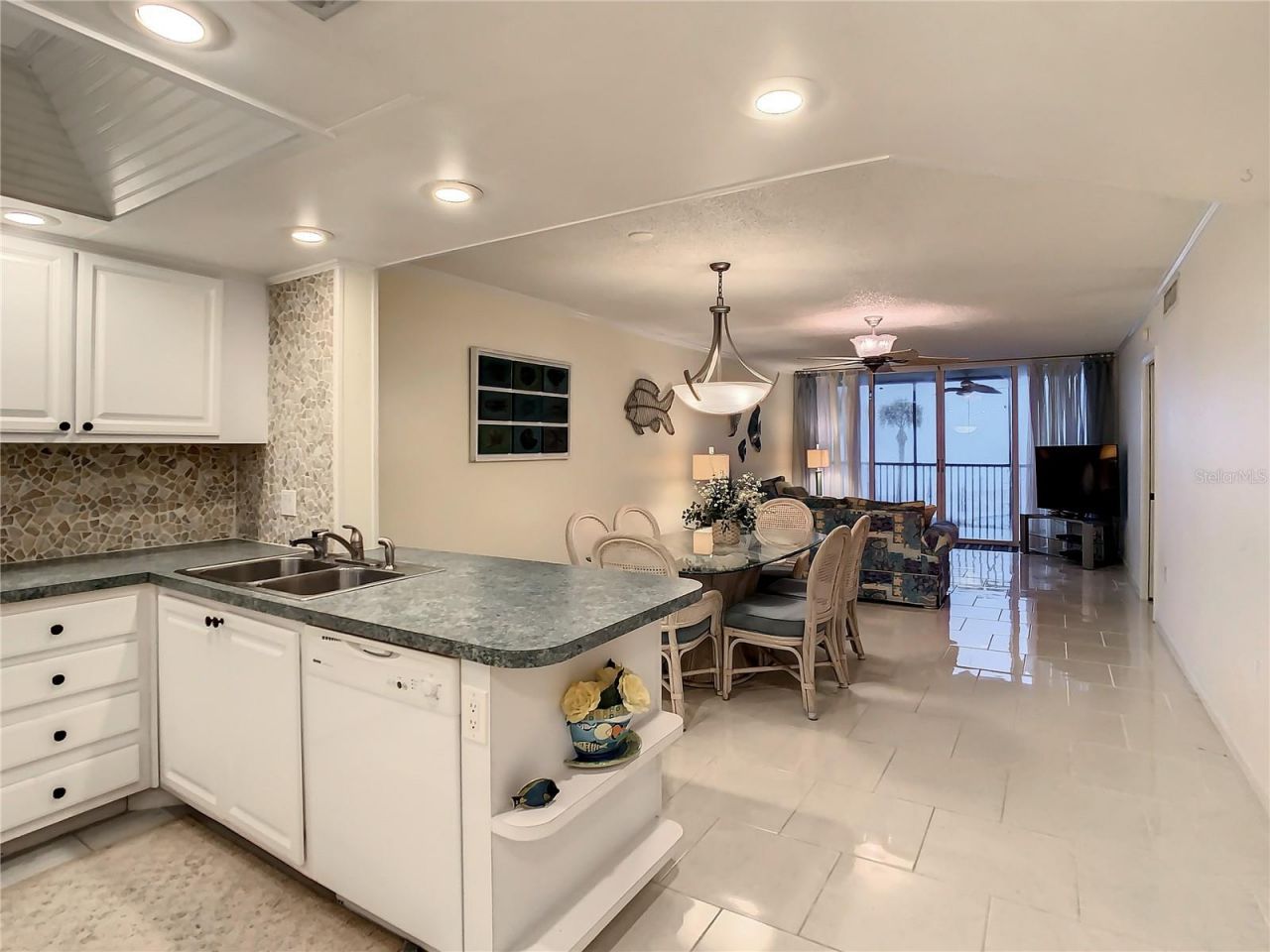 18304 Gulf Boulevard, Unit 116, Redington Shores, FL 33708 Photo