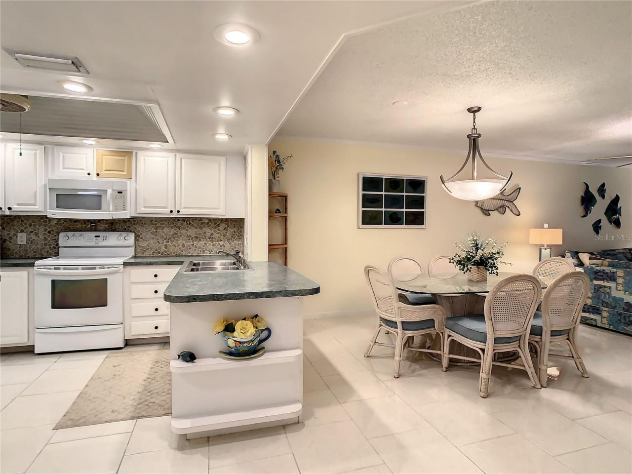 18304 Gulf Boulevard, Unit 116, Redington Shores, FL 33708 Photo