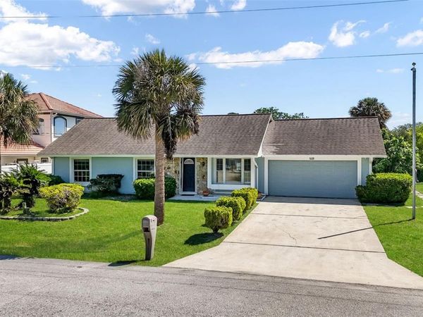 29 CLEVELAND COURT , PALM COAST, FL 32137