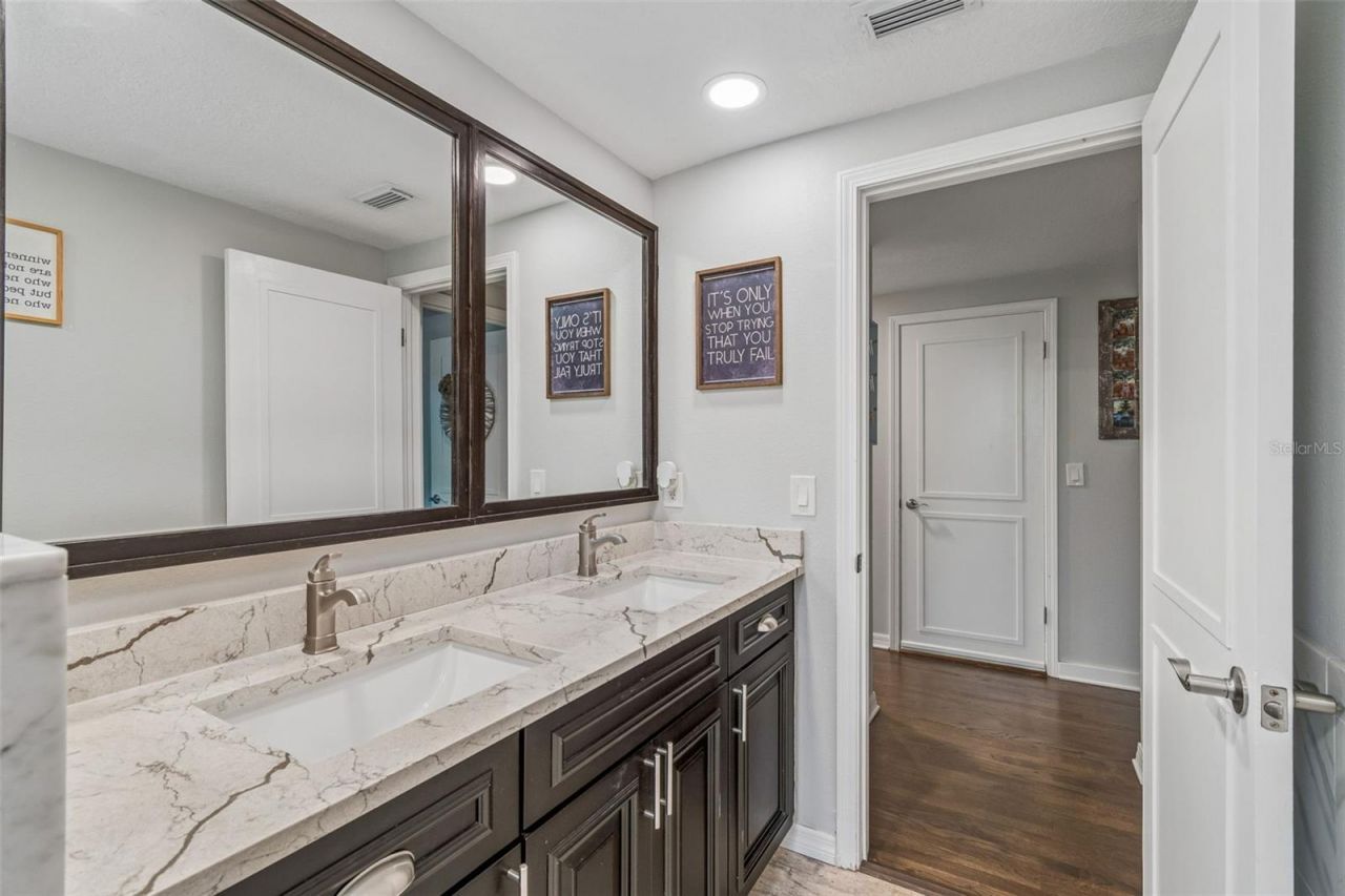 4528 W Woodmere Road, Tampa, FL 33609 Photo
