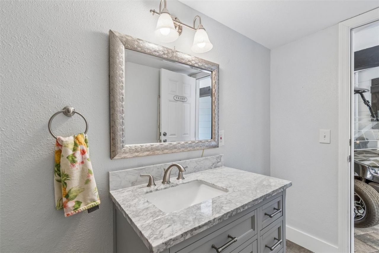 4528 W Woodmere Road, Tampa, FL 33609 Photo