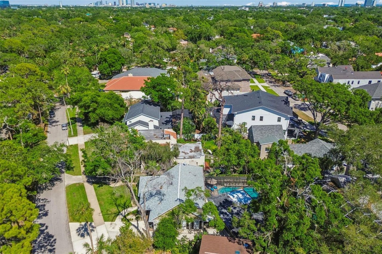 4528 W Woodmere Road, Tampa, FL 33609 Photo