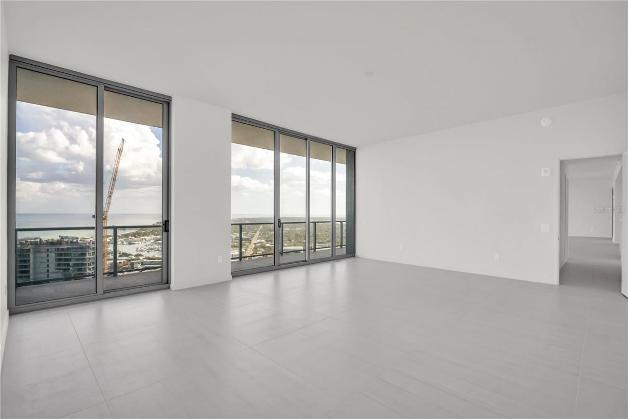 400 Central Avenue, Unit 4002, Saint Petersburg, FL 33701 Photo