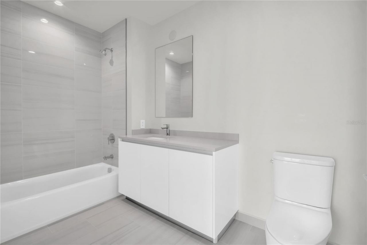 400 Central Avenue, Unit 4002, Saint Petersburg, FL 33701 Photo