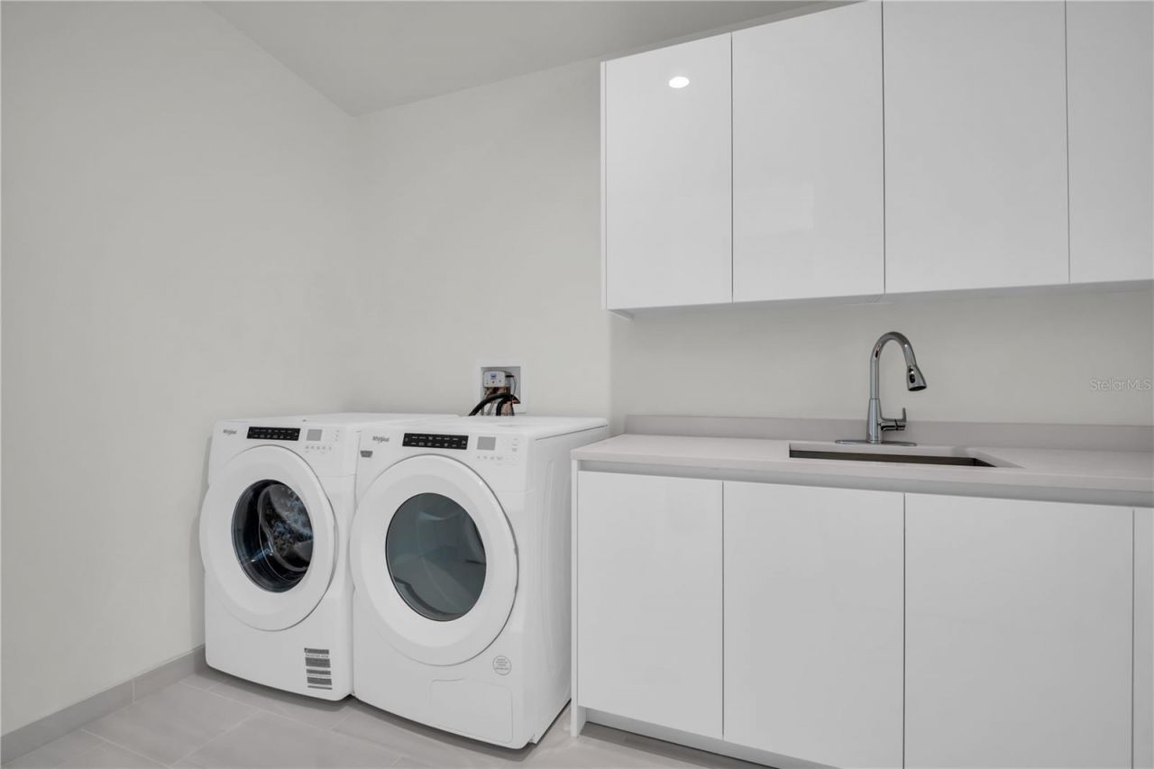 400 Central Avenue, Unit 4002, Saint Petersburg, FL 33701 Photo