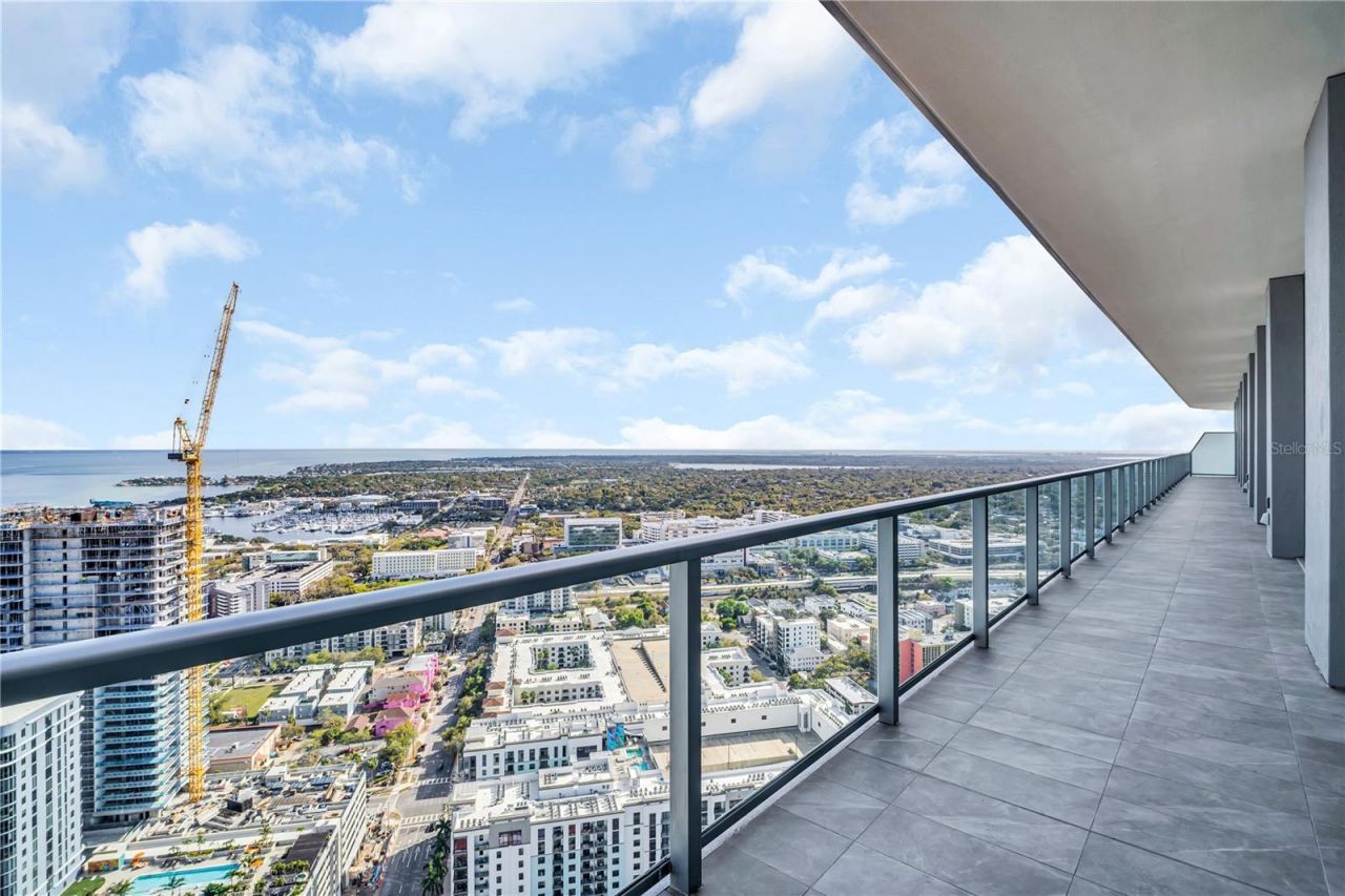 400 Central Avenue, Unit 4002, Saint Petersburg, FL 33701 Photo