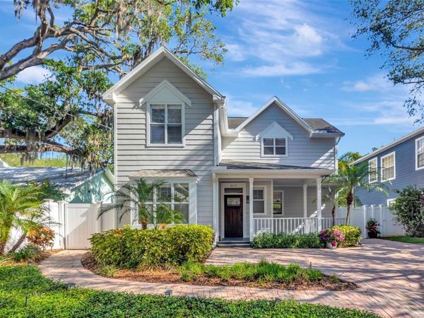 3113 W OAKELLAR AVENUE, TAMPA, FL 33611