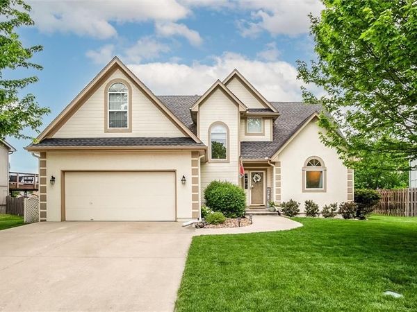 1313 SE Rosehill Drive, Lee's Summit, MO 64081