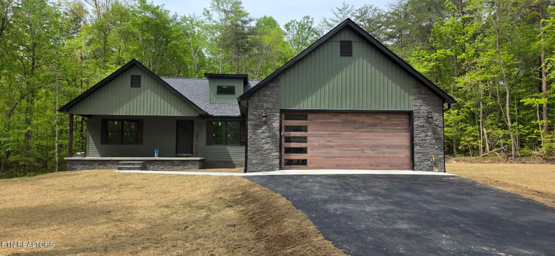 1300 Laurel Way, Monterey, TN 38574 Main Photo