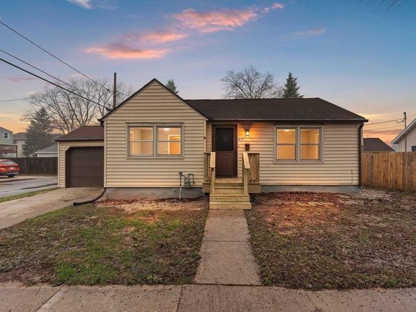 817 CHICAGO STREET, De Pere, WI 54115