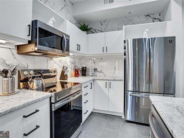 390 17th Street NW, Unit 6006, Atlanta, GA 30363