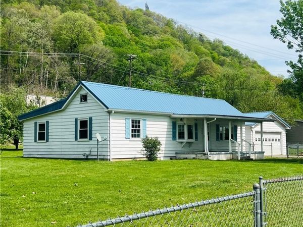 338 Davis Drive, Poca, WV 25159