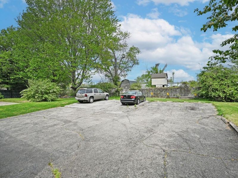 620 Maple Drive, Cincinnati, OH 45215 Photo 24