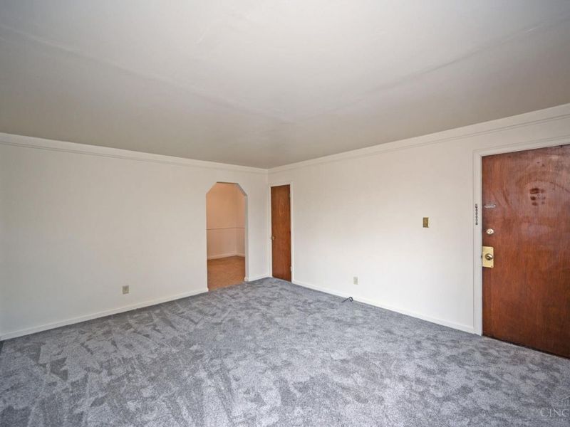 620 Maple Drive, Cincinnati, OH 45215 Photo 4