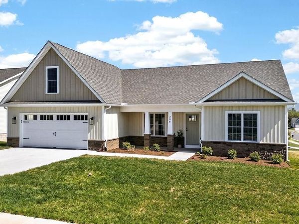 208 LINDBURGH DR, WAYNESBORO, VA 22980