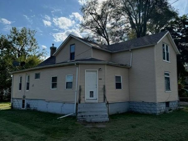 604 W 2ND Avenue , Milan, IL 61264