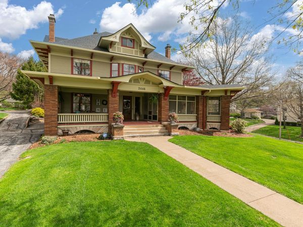 2446 E River Drive , Davenport, IA 52803