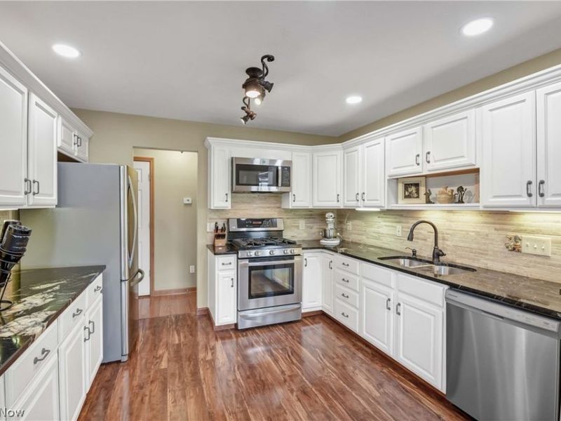 30941 Pepper Mill Court, Unit 83B, North Olmsted, OH 44070 Photo 3