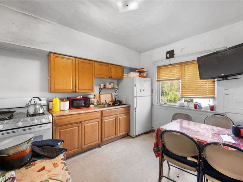 3426 W 65th Street, Cleveland, OH 44102 Photo 9