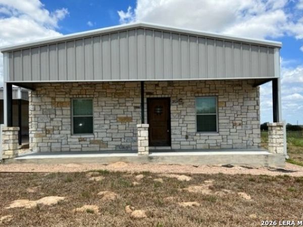 429 Quail Hollow Dr, Adkins, TX 78101