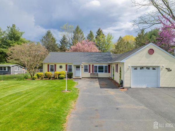 65 Griggs Drive, Dayton, NJ 08810