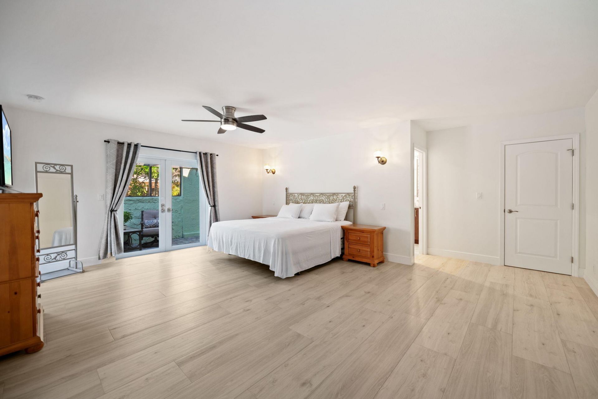 301 Jacaranda Drive, Plantation, FL 33324 Photo
