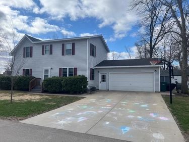 327 swift Avenue N, Litchfield, MN 55355