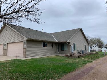 112 S Linden Street, Belle Plaine, MN 56011