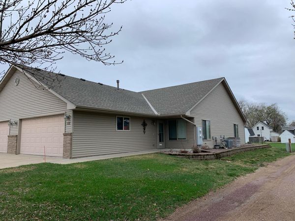 112 S Linden Street , Belle Plaine, MN 56011