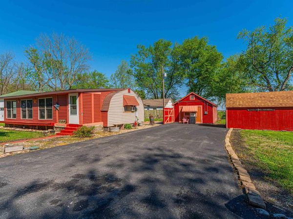 119 Montgomery Court, Maroa, IL 61756