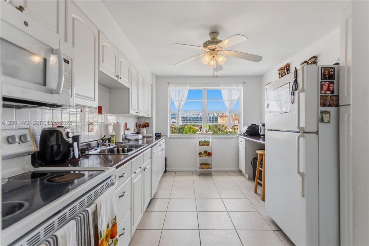2851 NE 183rd St, Unit 502E, Aventura, FL 33160 Photo